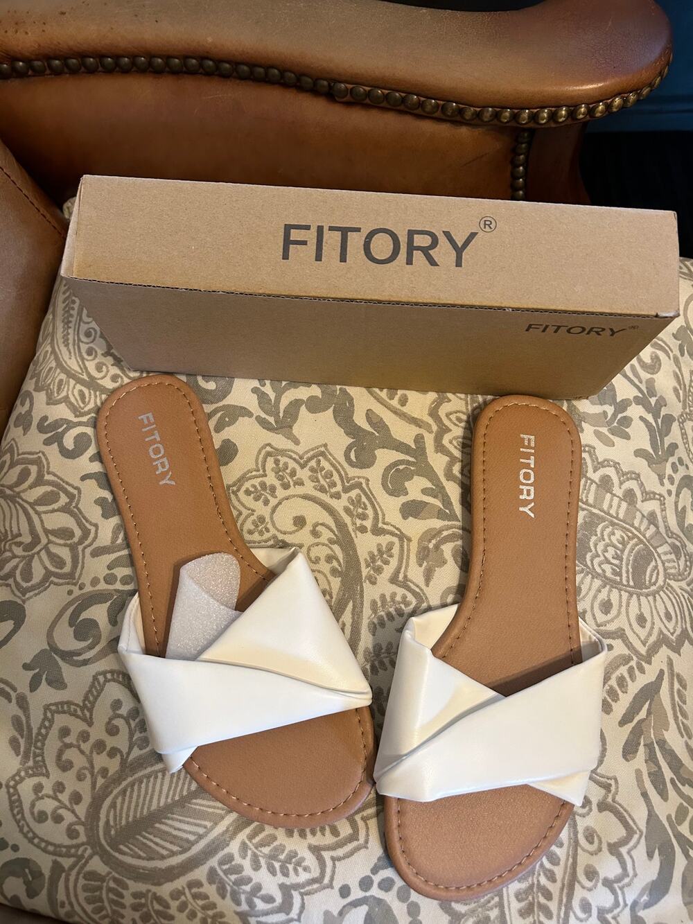 Fitory Flat Cross Strap Slide Sandals Faux Leather Sz 10 NWT